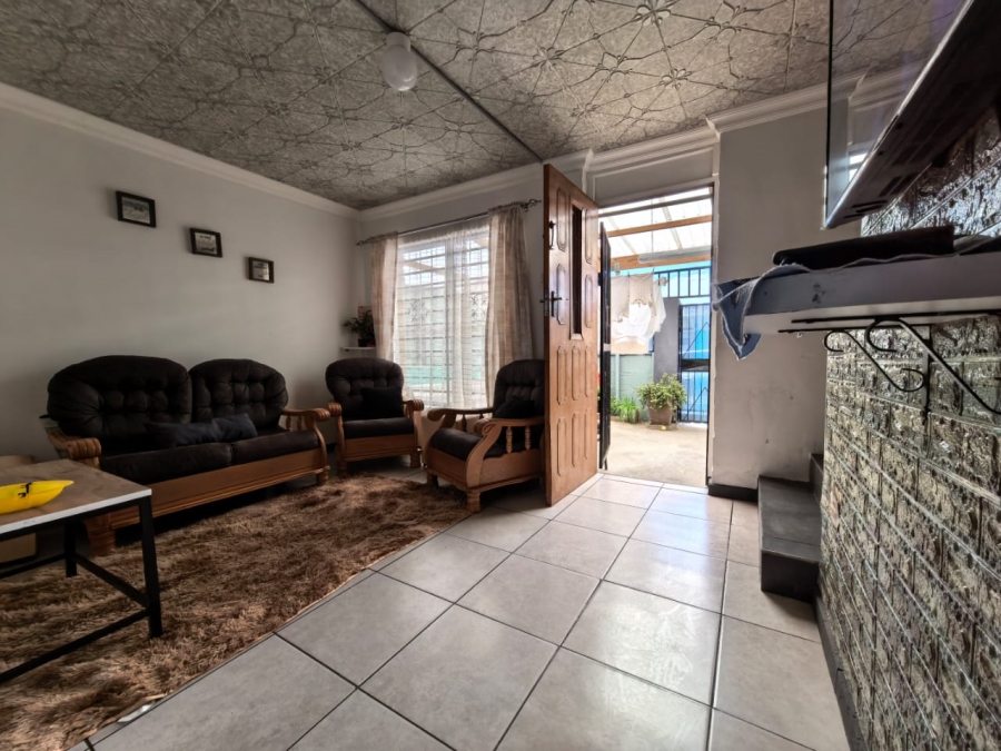 3 Bedroom Property for Sale in Heideveld Western Cape